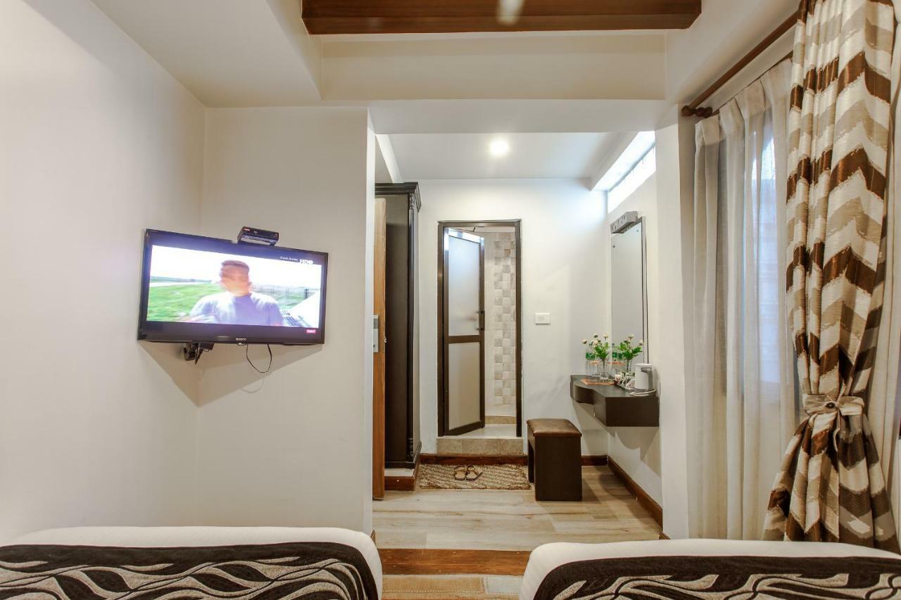 Hotel Shreesu Kathmandu Bagian luar foto
