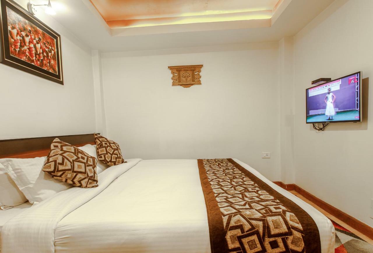 Hotel Shreesu Kathmandu Bagian luar foto